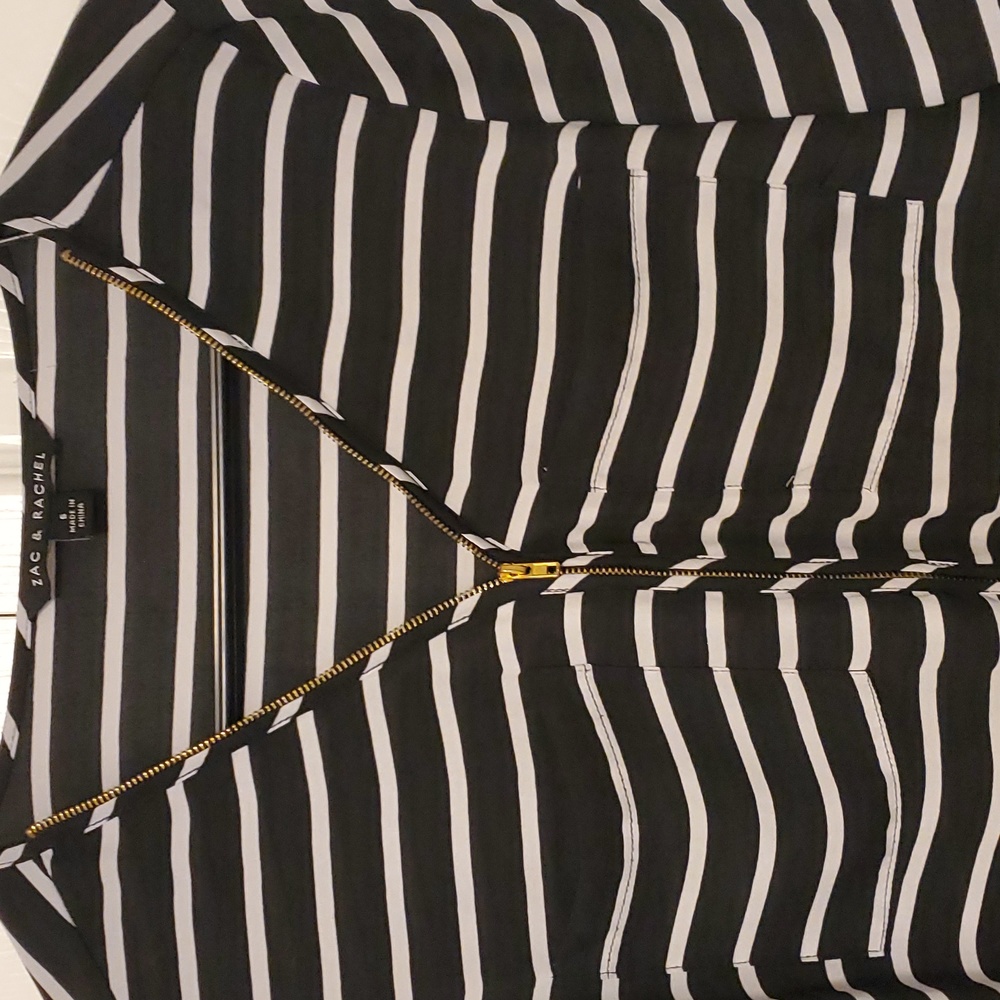 Strpped Blouse - Picture 2 of 3